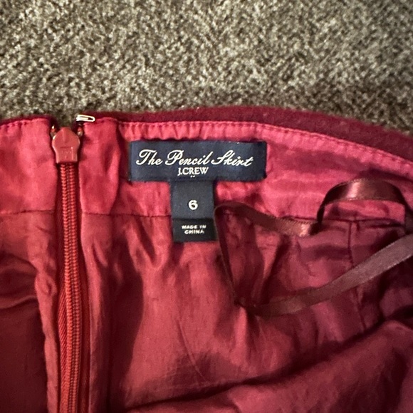 Red Wool J. Crew Perfect Pencil Skirt Size 6 - Picture 2 of 2